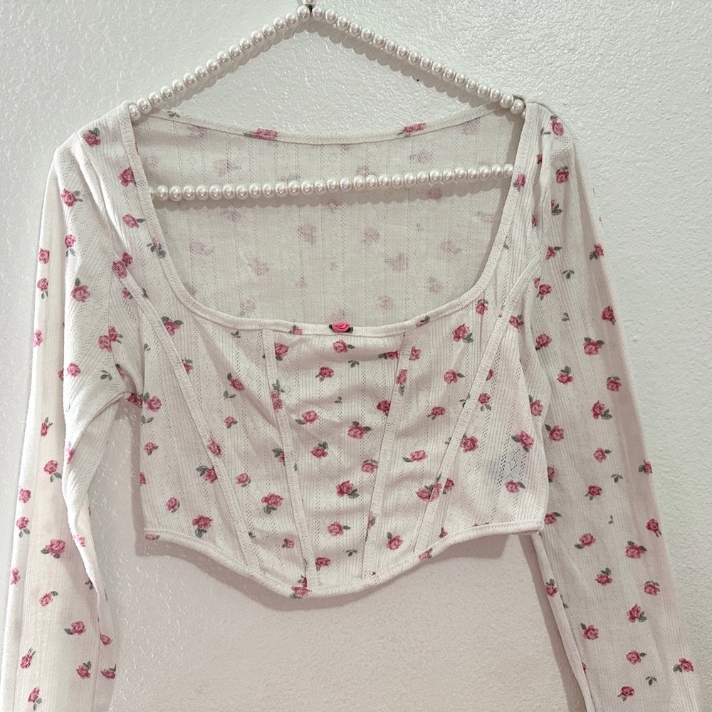 Cider ‘Me-Day’ Ditsy Floral Rosebud Bell-Sleeve Crop Top